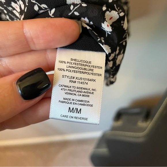 Women’s Pleione Black Pleated Chiffon Top with White Floral Pattern size M - Picture 6 of 7